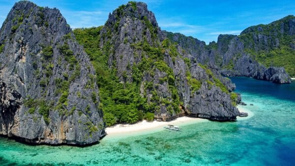 Best Beaches in Palawan Featured Image